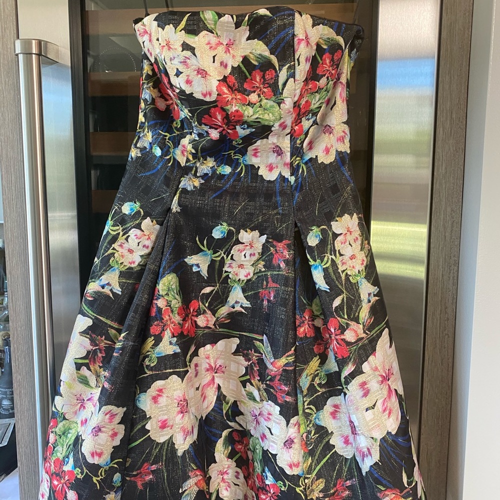 Stunning Nicole Miller Satin dress!